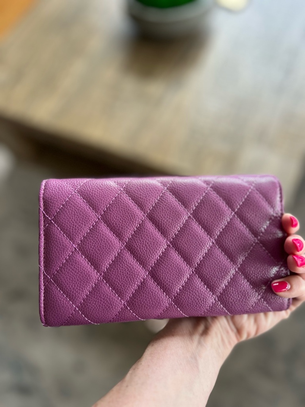 Gorgeous small, mauve, quilted crossbody with gold hardware 🌸 - Picture 11 of 12
